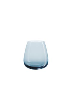 Illustrasjon av en liten vase i en delikat himmelblå farge fra Hadeland Glassverk og serien Siccori. 